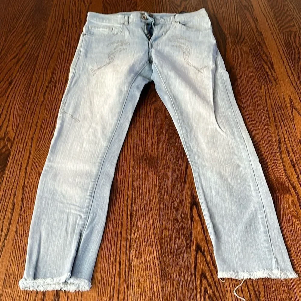 Zara Man Denim Jeans Frayed Edge Ankle Bottoms size 30